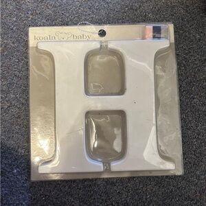 Letter H Hanging Wall art. NWT comes with 3 colored ribbons